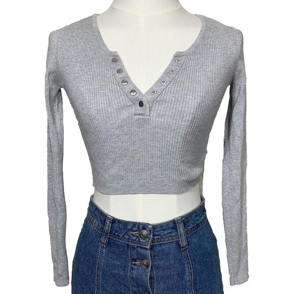 Garage Tops - Garage Ribbed Henley Crop Top Women’s XS Gray Long Sleeve Button Detail Knit Str